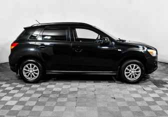 Подержанный автомобиль Mitsubishi ASX 2012 года (4 фото)