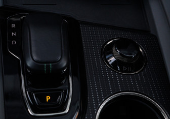 Подержанный автомобиль Zeekr 001 2022 года (23 фото)