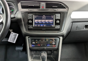 Подержанный автомобиль Volkswagen Tiguan 2021 года (15 фото)