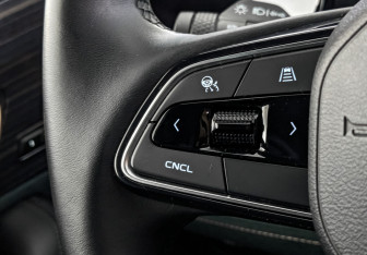 Подержанный автомобиль Geely Monjaro 2023 года (30 фото)