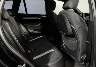 Подержанный автомобиль BMW X1 2018 года (14 фото)