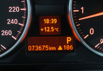 Подержанный автомобиль BMW X1 2013 года (10 фото)