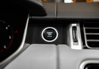 Подержанный автомобиль Land Rover Range Rover 2021 года (12 фото)