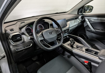 Подержанный автомобиль Geely Coolray 2023 года (15 фото)