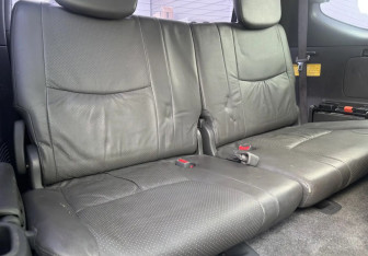 Подержанный автомобиль Toyota Land Cruiser Prado 2008 года (12 фото)