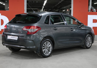 Подержанный автомобиль Citroen C4 Hatchback 2012 года (5 фото)