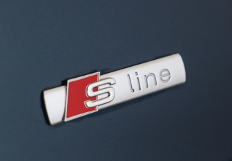 Подержанный автомобиль Audi Q8 2021 года (21 фото)