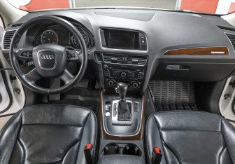 Подержанный автомобиль Audi Q5 2012 года (14 фото)