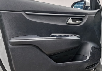 Подержанный автомобиль Kia Rio Hatchback 2021 года (17 фото)