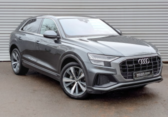 Подержанный автомобиль Audi Q8 2021 года (3 фото)