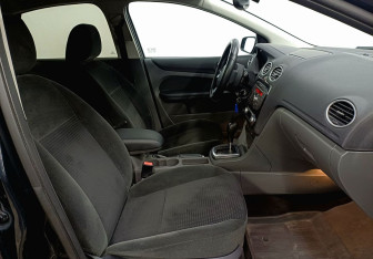 Подержанный автомобиль Ford Focus Sedan 2007 года (19 фото)