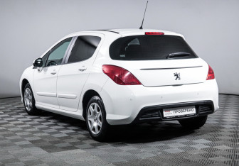 Подержанный автомобиль Peugeot 308 Hatchback 2011 года (7 фото)