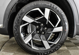 Подержанный автомобиль Hyundai Santa Fe 2021 года (6 фото)