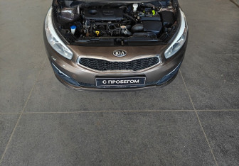 Подержанный автомобиль Kia Ceed Wagon 2018 года (16 фото)