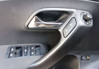 Подержанный автомобиль Volkswagen Polo Sedan 2013 года (14 фото)