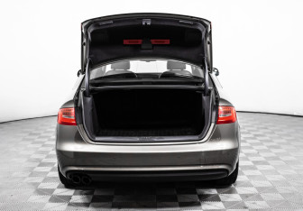 Подержанный автомобиль Audi A4 Sedan 2014 года (14 фото)