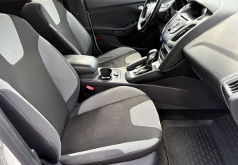 Подержанный автомобиль Ford Focus Hatchback 2013 года (9 фото)
