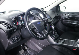 Подержанный автомобиль Ford Kuga 2017 года (11 фото)