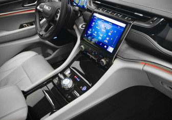 Подержанный автомобиль Jeep Grand Cherokee 2022 года (31 фото)