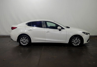 Подержанный автомобиль Mazda 3 Sedan 2014 года (8 фото)