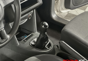 Подержанный автомобиль Volkswagen Caddy Compactvan 2012 года (15 фото)