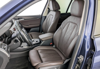 Подержанный автомобиль BMW X3 2022 года (21 фото)