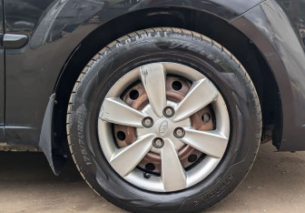 Подержанный автомобиль Kia Rio Hatchback 2011 года (14 фото)
