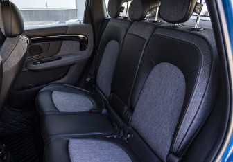 Подержанный автомобиль MINI Countryman 2019 года (16 фото)