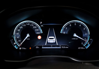 Подержанный автомобиль Genesis G80 2021 года (18 фото)