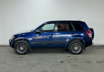 Подержанный автомобиль Suzuki Grand Vitara 2010 года (7 фото)