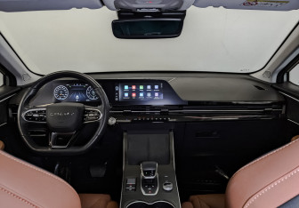 Подержанный автомобиль Omoda C5 2023 года (13 фото)
