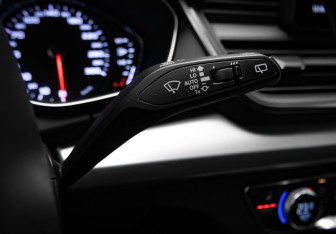 Подержанный автомобиль Audi Q5 2018 года (17 фото)