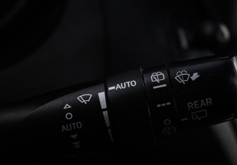 Подержанный автомобиль Toyota Land Cruiser Prado 2013 года (26 фото)