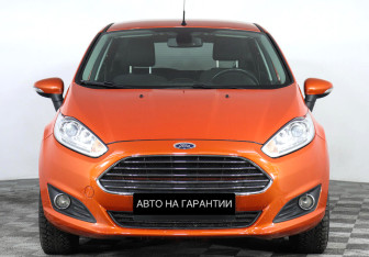 Подержанный автомобиль Ford Fiesta Hatchback 2015 года (2 фото)