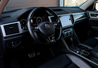 Подержанный автомобиль Volkswagen Teramont 2018 года (17 фото)