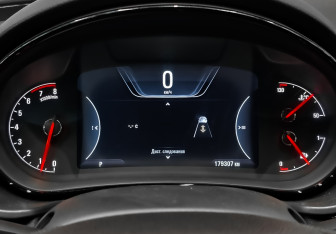 Подержанный автомобиль Opel Insignia Wagon 2014 года (16 фото)