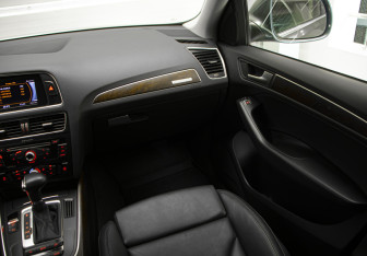 Подержанный автомобиль Audi Q5 2013 года (23 фото)