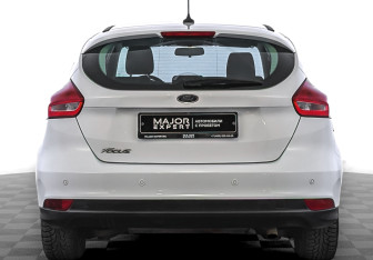 Подержанный автомобиль Ford Focus Hatchback 2018 года (6 фото)