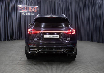 Подержанный автомобиль Hongqi HS5 2023 года (6 фото)