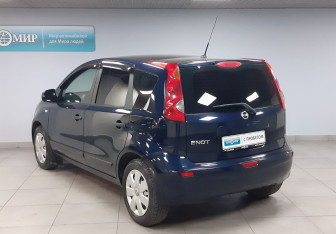 Подержанный автомобиль Nissan Note 2008 года (7 фото)