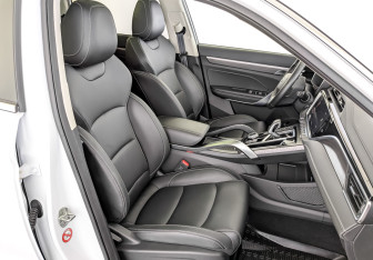 Подержанный автомобиль Geely Atlas Pro 2023 года (23 фото)