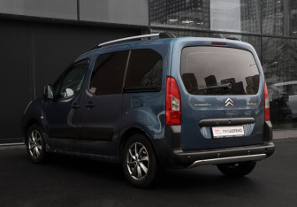 Подержанный автомобиль Citroen Berlingo 2010 года (7 фото)