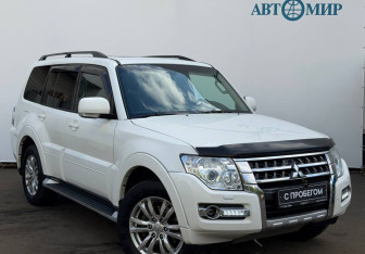 Подержанный автомобиль Mitsubishi Pajero 2014 года (3 фото)