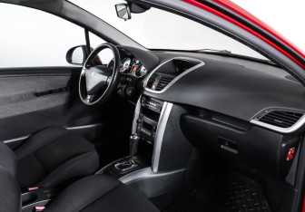 Подержанный автомобиль Peugeot 207 Hatchback 2007 года (11 фото)