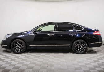 Подержанный автомобиль Nissan Teana 2011 года (8 фото)