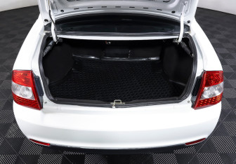 Подержанный автомобиль LADA (ВАЗ) Priora Sedan 2014 года (9 фото)