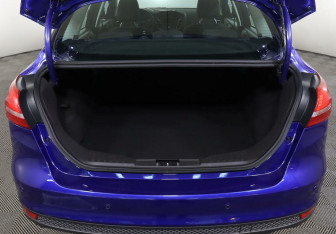Подержанный автомобиль Ford Focus Sedan 2016 года (17 фото)
