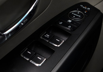 Подержанный автомобиль Kia Carnival 2020 года (17 фото)