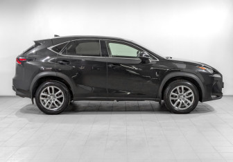 Подержанный автомобиль Lexus NX 2015 года (4 фото)