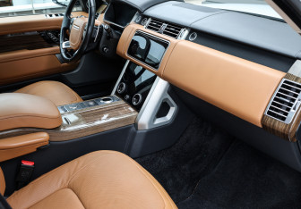 Подержанный автомобиль Land Rover Range Rover 2018 года (11 фото)